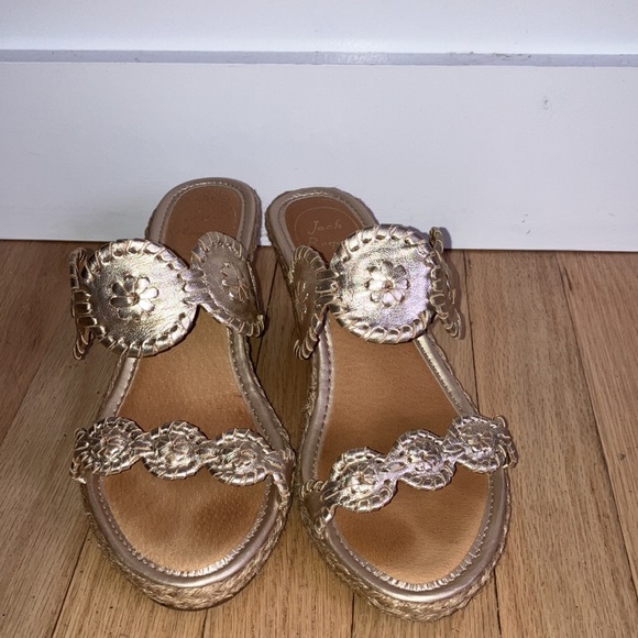 Jack Rogers gold metallic wedge sandals 8 - Picture 2 of 5